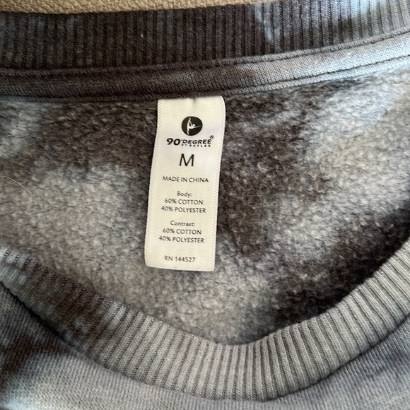 90 Degree by Reflex Sweatshirt - Picture 3 of 4